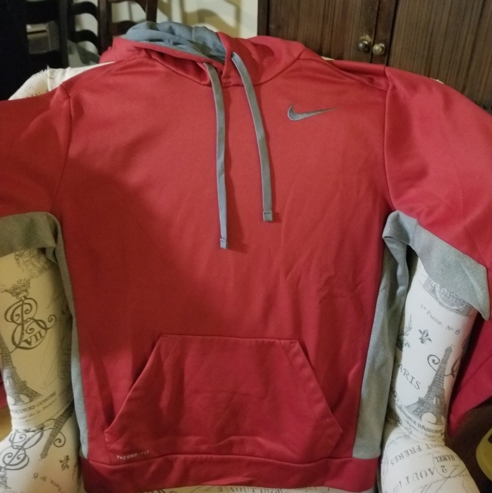 Nike therma-fit hoodie sweatshirt